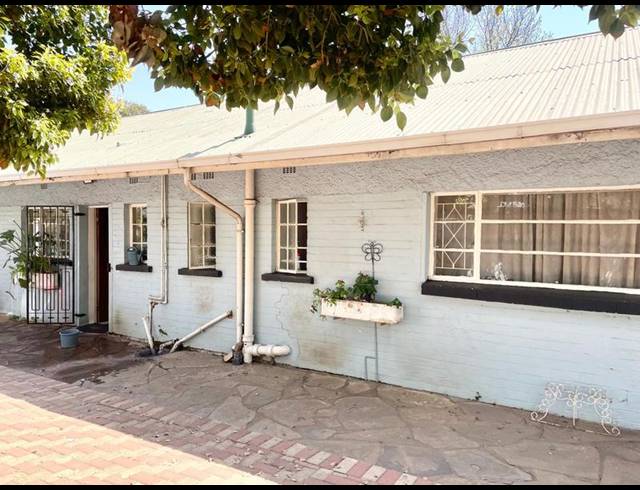 3 BEDROOM HOUSE FOR SALE IN WYCHWOOD